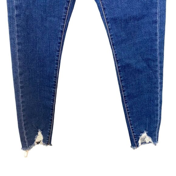 LEVI'S Wedgie Skinny Cut Off Medium Wash - Picture 11 of 14